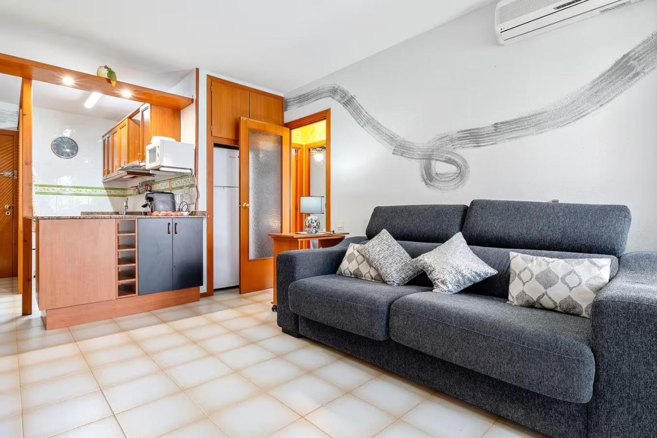 Bumbai Apartment Creixell Exterior photo
